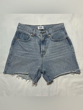 Simple Society Distressed Denim Cut Off Shorts Size 1/25 Light Wash Raw Hem